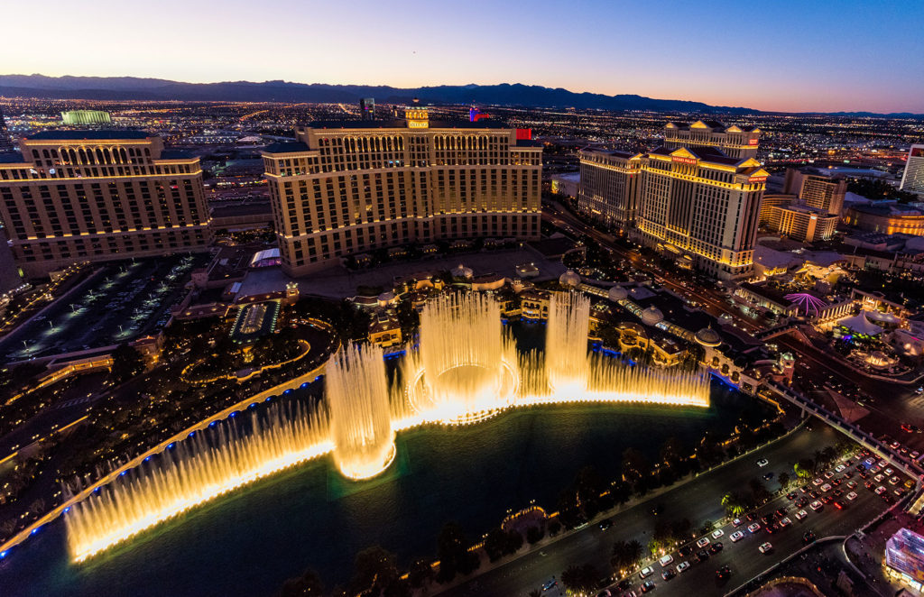 Be Amazed by the Bellagio Fountain show.