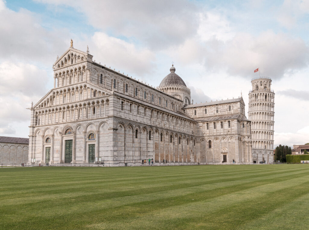 The famous Piazza dei Miracoli with its Leaning Tower @federicodidio